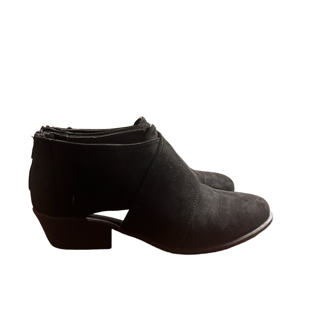JG low high comfortable black faux suede with zip up heel. Size 8.